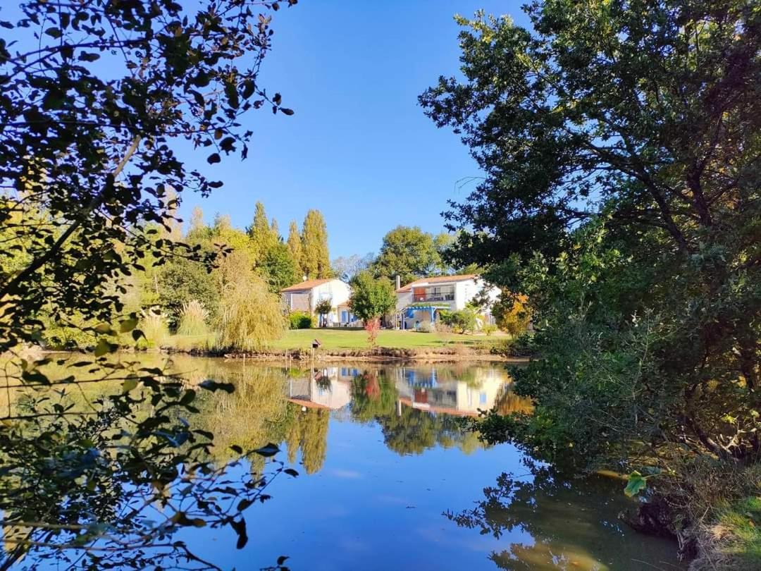 Gîte Douceur de vivre Saint-Avaugourd-des-Landes Extérieur photo